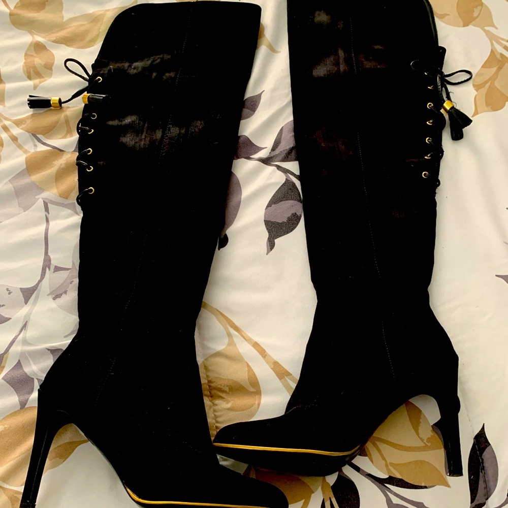 Extra cute and comfortable. Great condition!